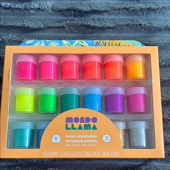 Mondo Llama Other - Vibrant Pink and Orange Party Supplies Set